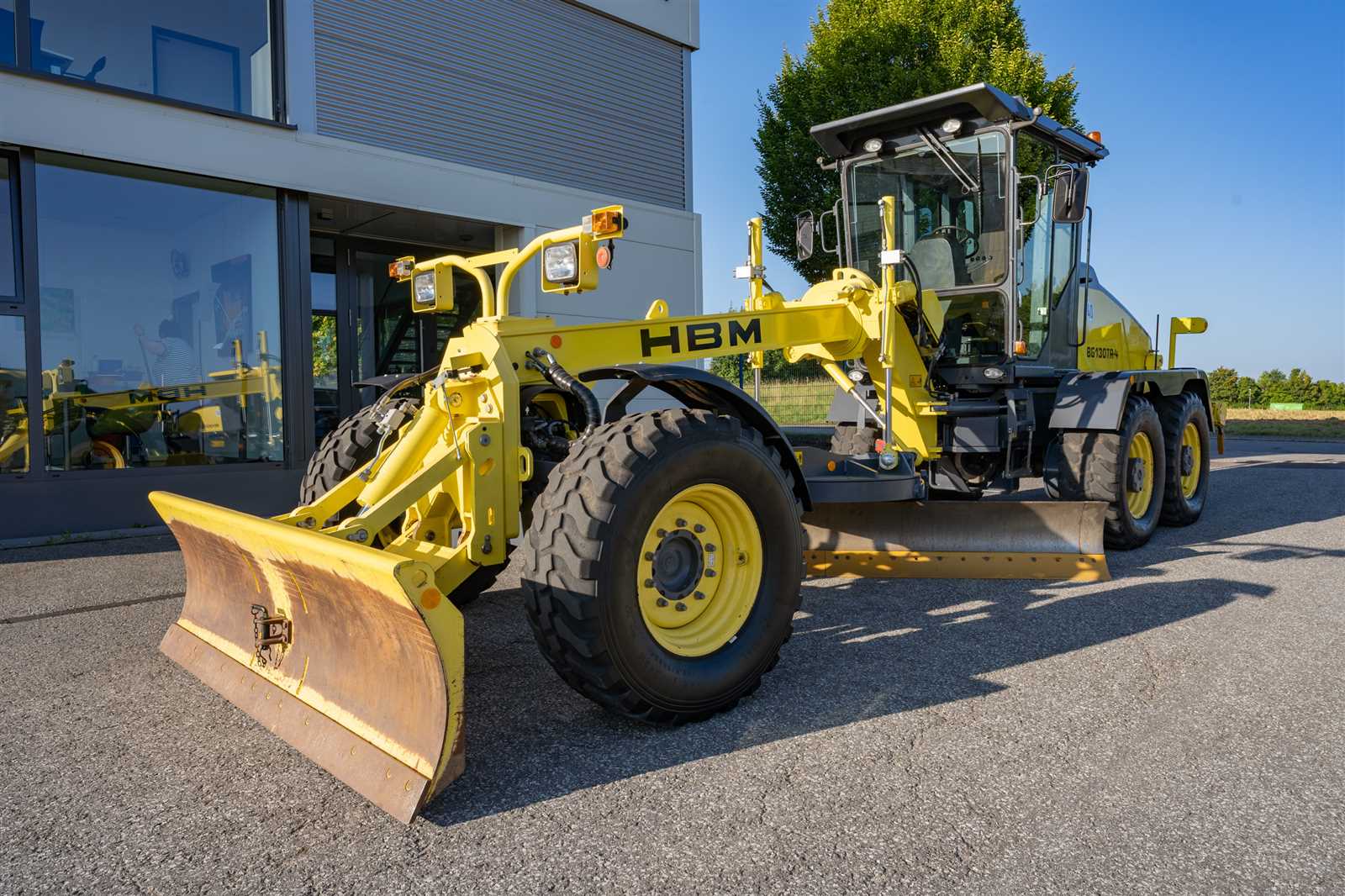Grader HBM BG 130TA-4