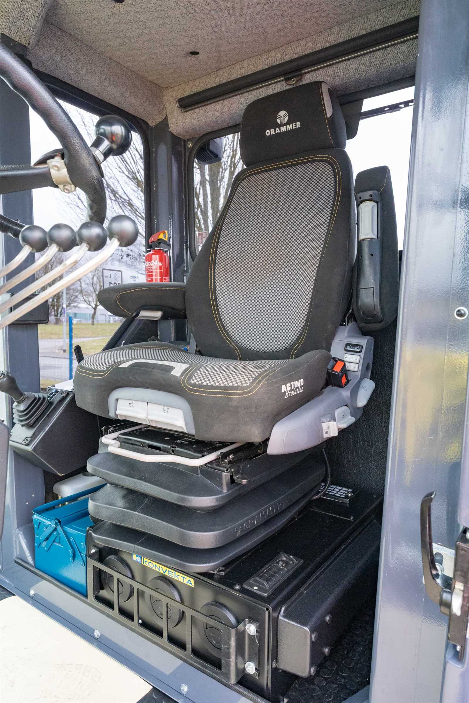 Grader HBM BG 120TA-7